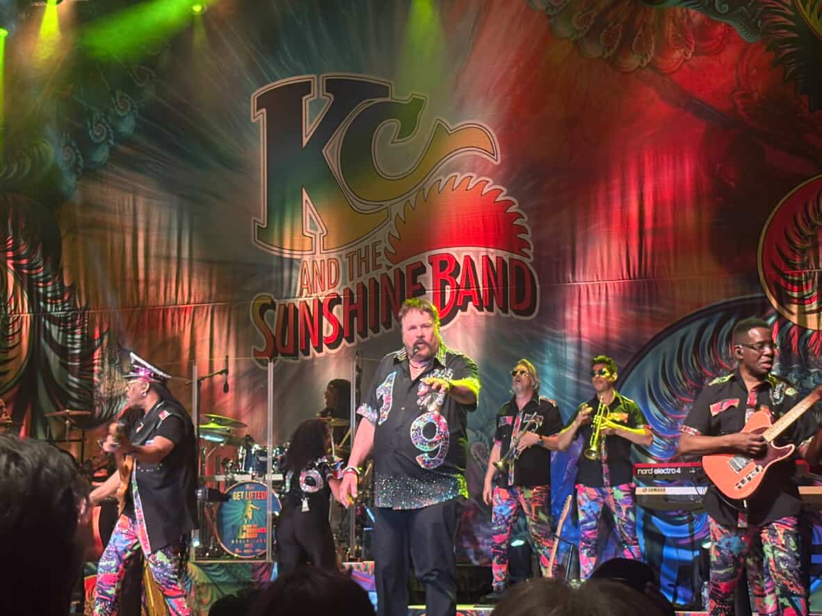 KC & The Sunshine Band live performance
